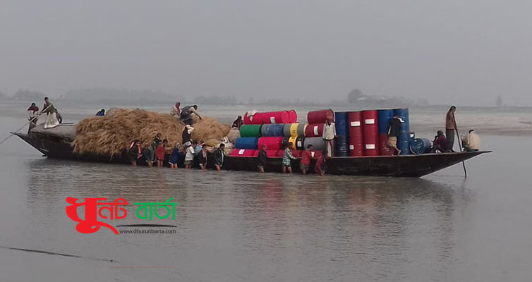 নাব্যতাহীন যমুনা নদীতে অসংখ্য চর