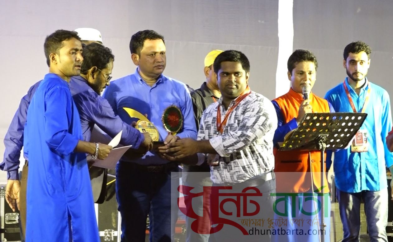 আনন্দ টিভি’র শ্রেষ্ঠ প্রতিবেদক সম্মাননা পেলেন বাধন কর্মকার কৃষ্ণ