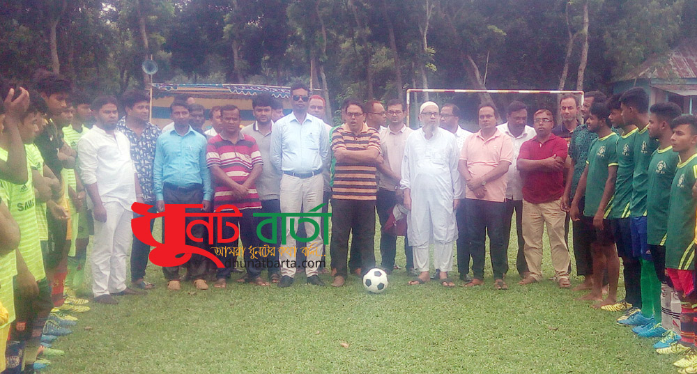 কাজিপুরে আন্তঃশ্রেণি ফুটবল টুর্নামেন্টের উদ্বোধন